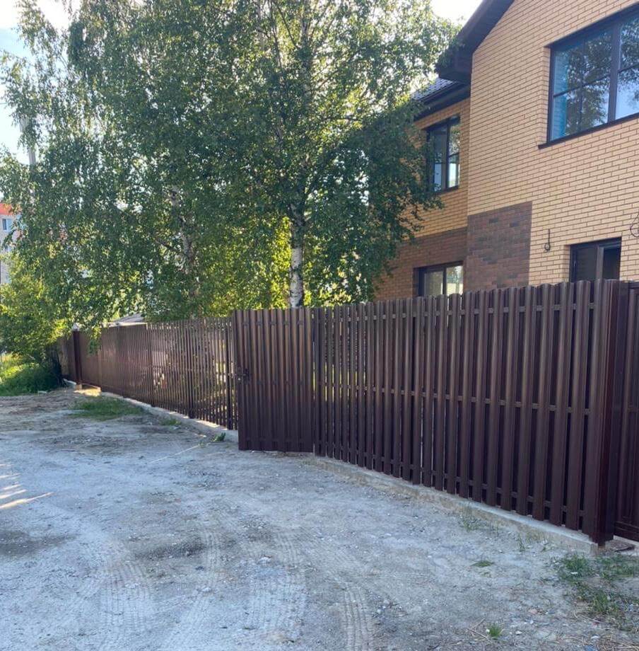 забор из штакетника шоколад фото1 в Астане
