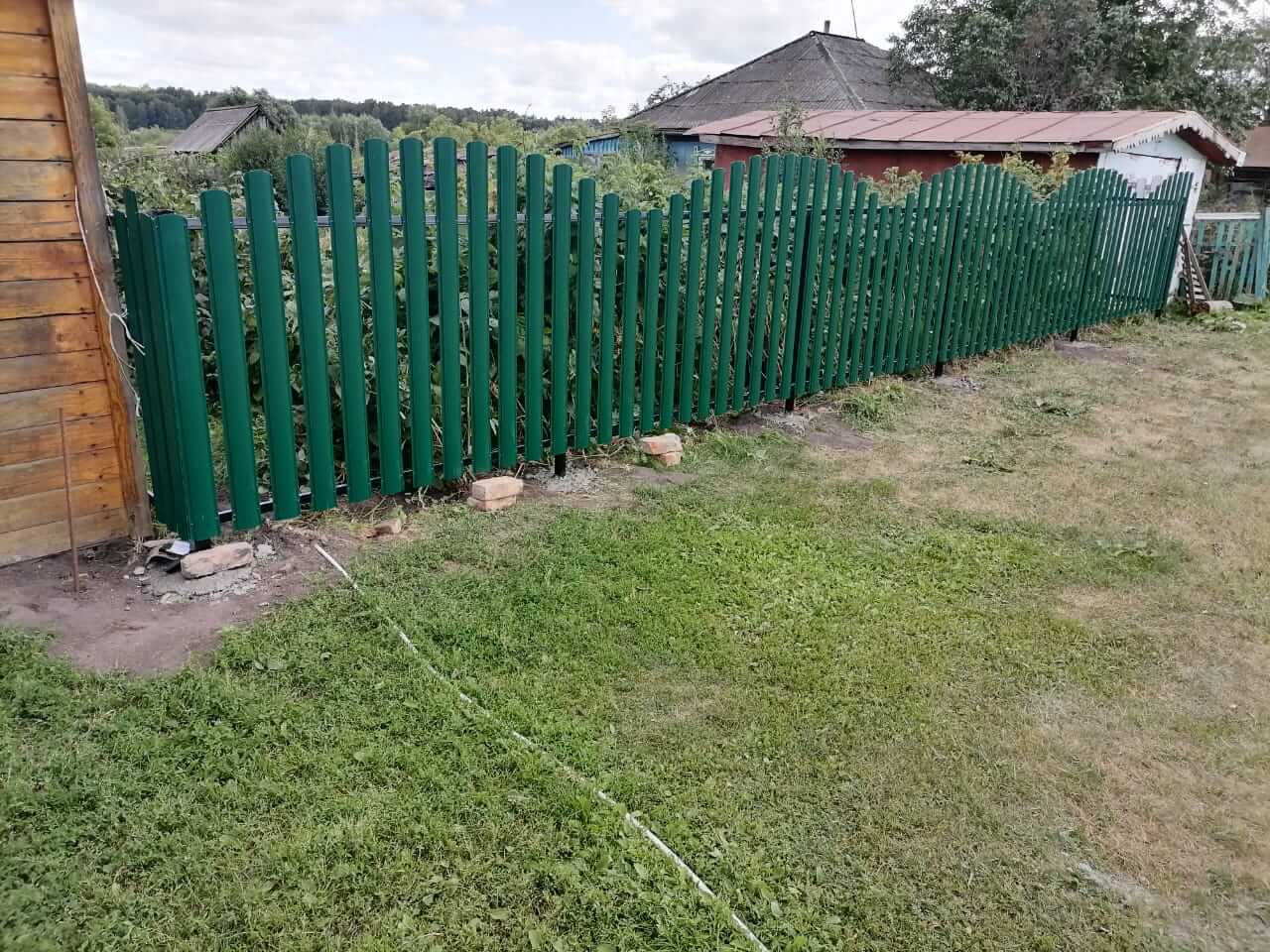 забор из штакетника Зеленый Мох фото1 в Астане
