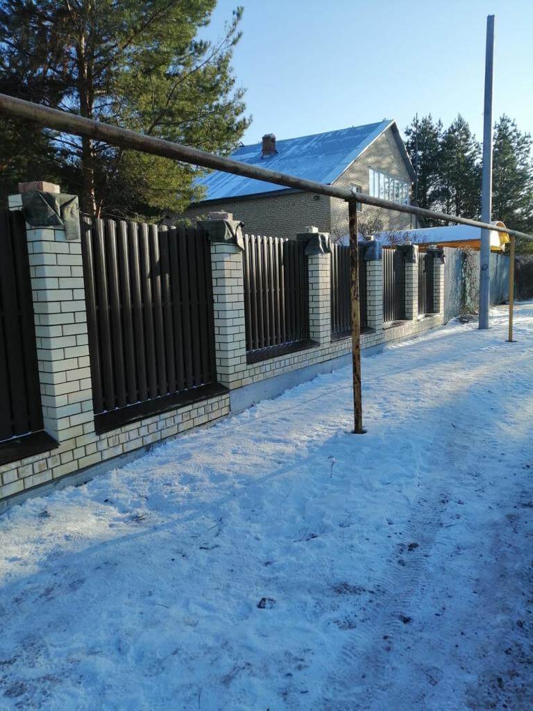 Забор из штакетника RAL8017 Шоколад в Астане