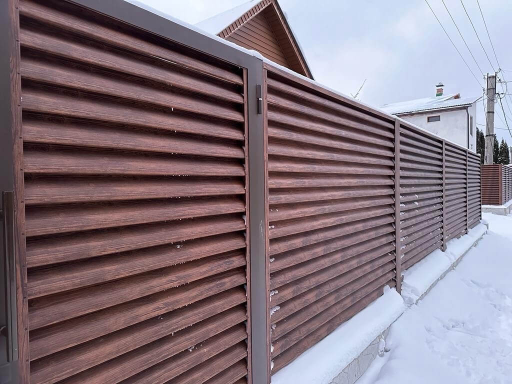 Забор-жалюзи из ламелей еврожалюзи 43м Каштан Printech фото 3 в Астане