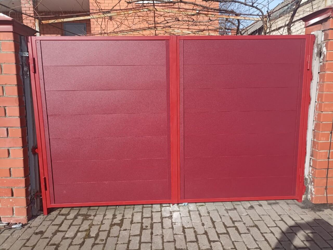 Ворота и калитка из металлопланкена 4м RAL3005 Красное Вино, Стальной Бархат фото 1 в Астане