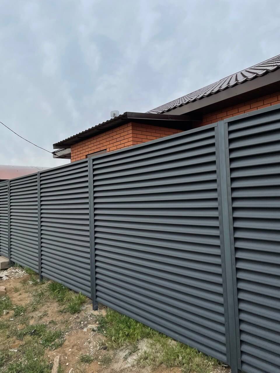 Забор из ламелей еврожалюзи 24м RAL7024 Серый Графит МАТТЕ в Астане