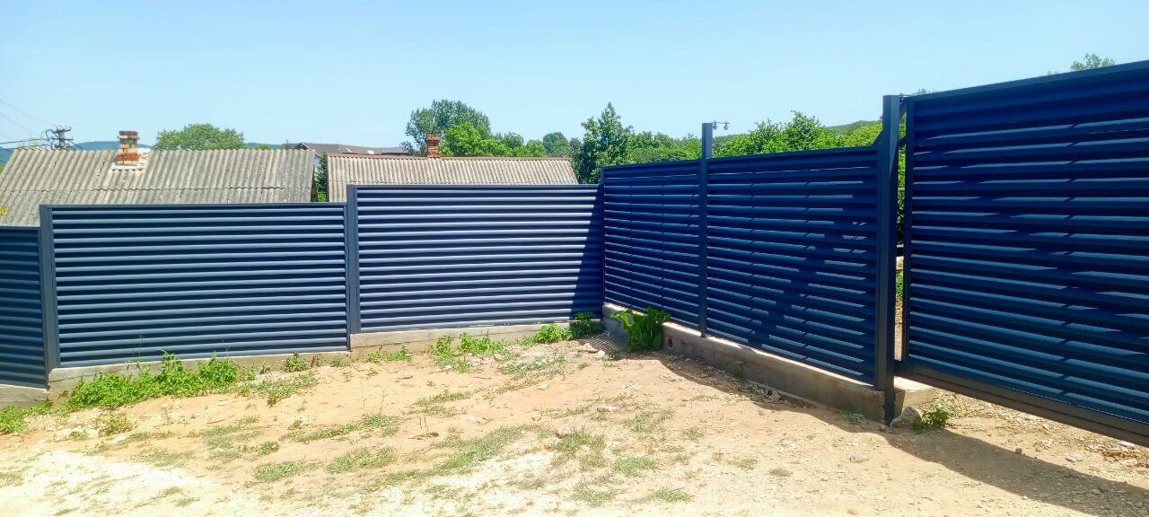 Забор-жалюзи из ламелей Еврожалюзи 53м RAL7024 Серый Графит МАТТЕ фото 4 в Астане
