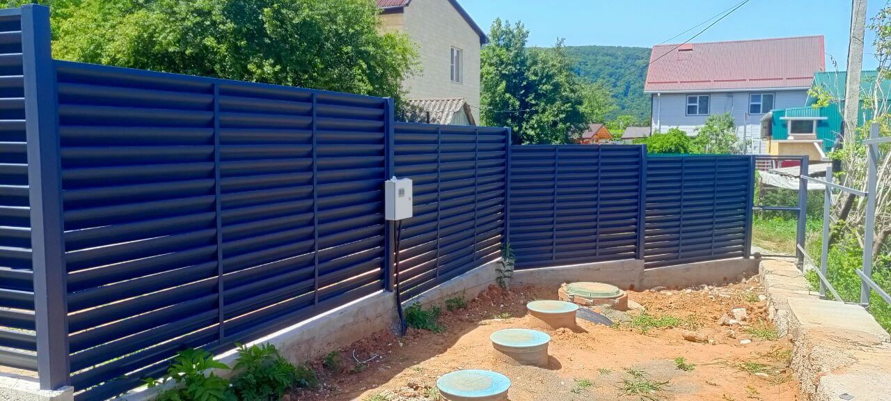 Забор-жалюзи из ламелей Еврожалюзи 53м RAL7024 Серый Графит МАТТЕ фото 2 в Астане