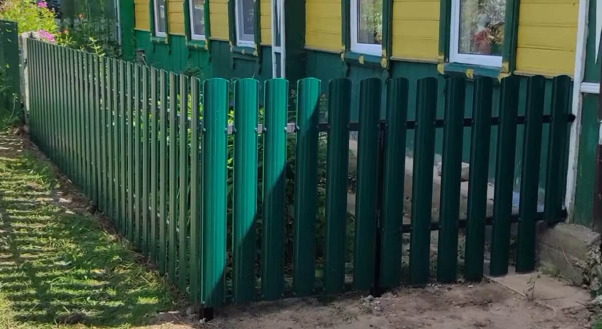 Заборчик из Евроштакетника 8м RAL6005/6005 Зеленый Мох двусторонний в Астане