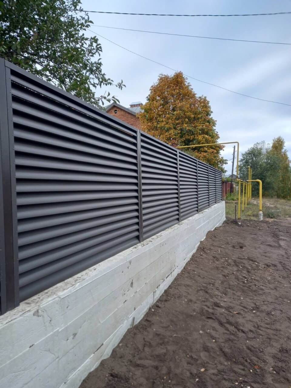 Забор из ламелей еврожалюзи 34м RAL8019/8019 Темный Шоколад двусторонний МАТТЕ в Астане