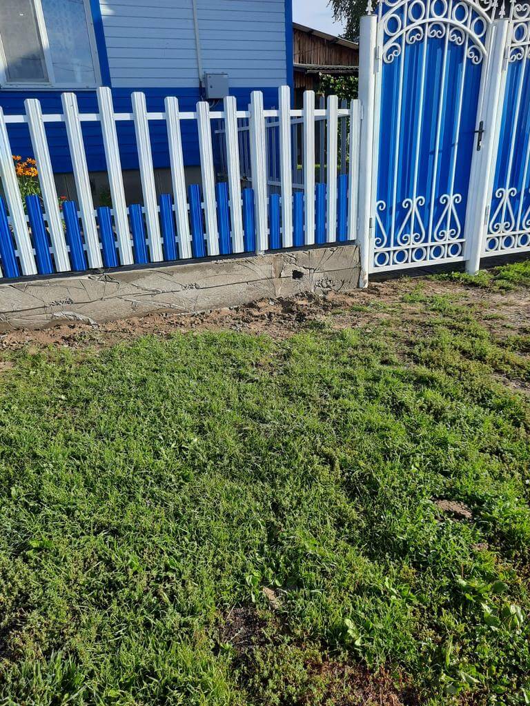 Забор из евроштакетника 14м RAL9003 Белый, RAL5005 Синий Сигнал фото 2 в Астане