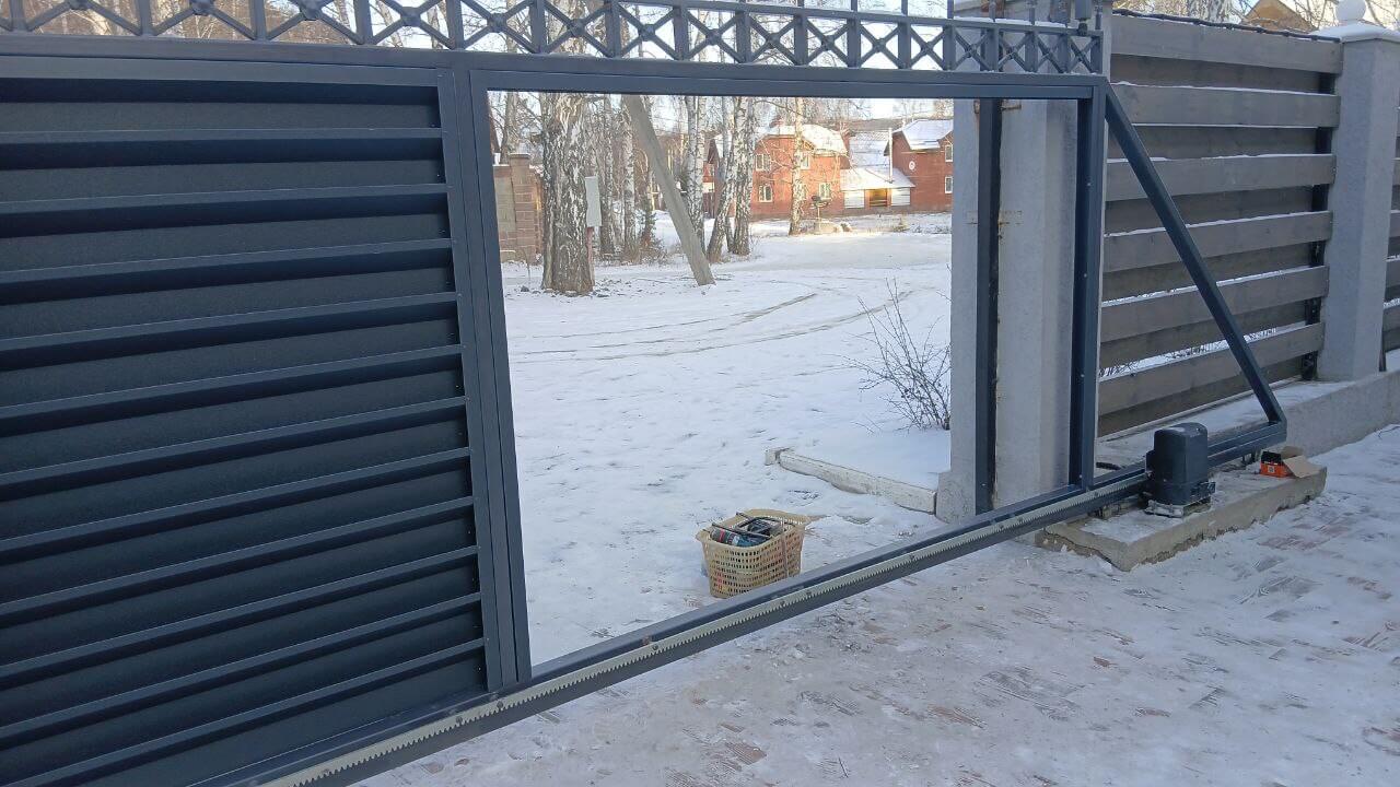 Входная группа из ламелей Хай-Тек RAL7024/7024 Серый Графит двусторонний МАТТЕ фото 10 в Астане