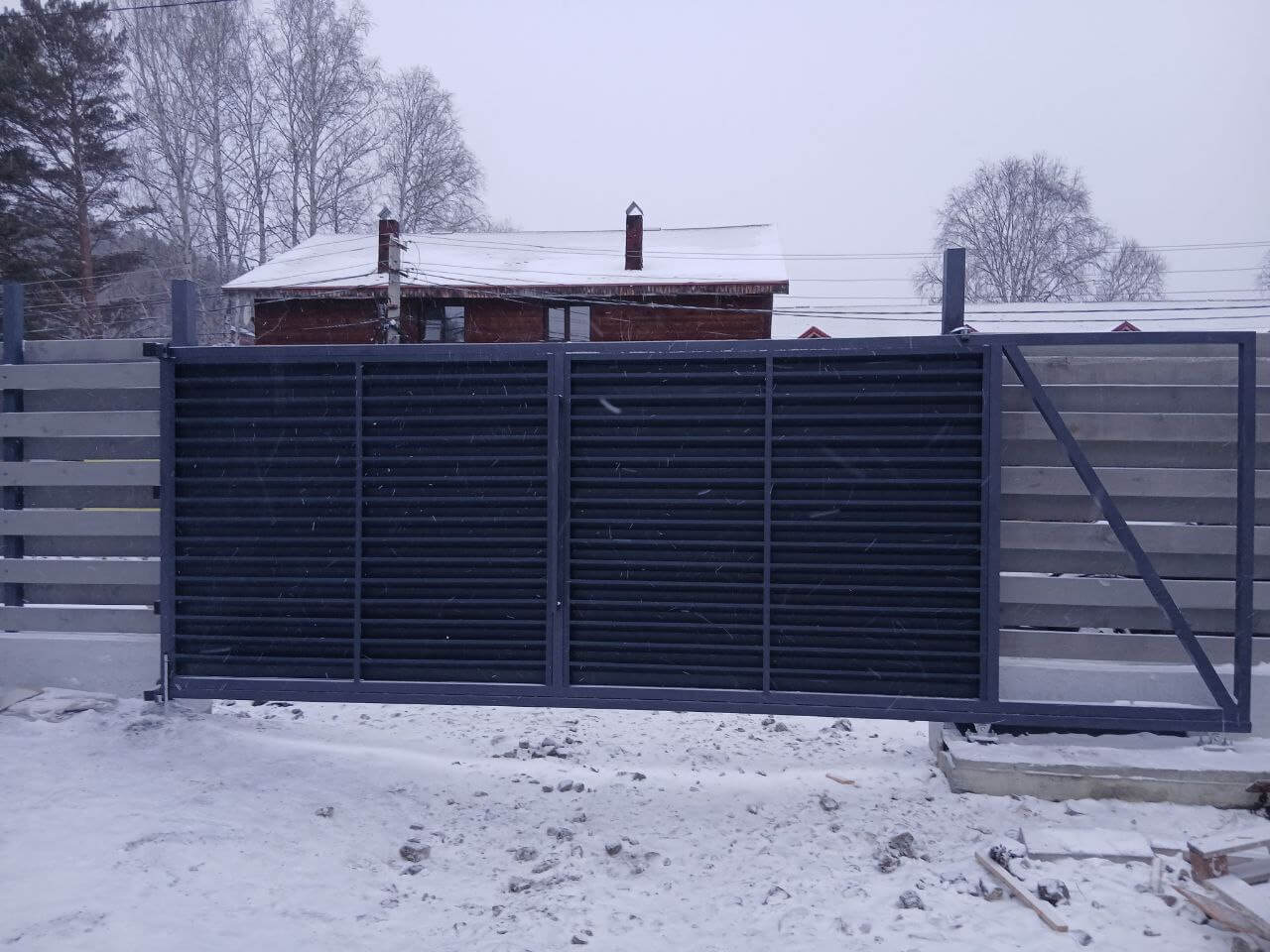 Входная группа из ламелей Хай-Тек RAL7024/7024 Серый Графит двусторонний МАТТЕ фото 17 в Астане