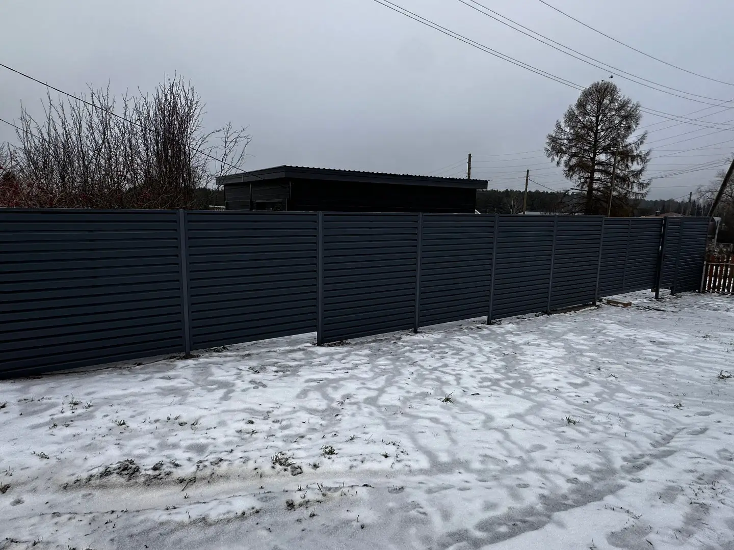 Забор-жалюзи из ламелей Хай-Тек 20м RAL7024/7024 Серый Графит двусторонний МАТТЕ фото 3 в Астане