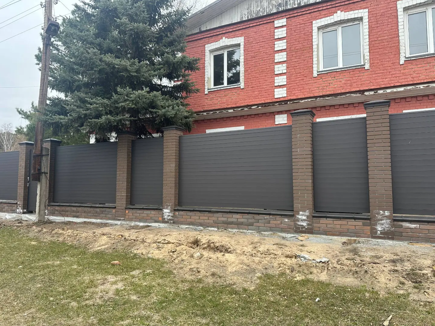 Забор-ранчо из металлического планкена 28м RAL8019 Темный Шоколад МАТТЕ в Астане